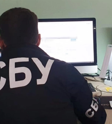 СБУ викрила на Хмельниччині ворожу ботоферму, через яку «розганяли» фейки про війну в Україні