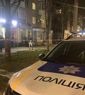 У центрі Кременчука чоловік отримав ножове поранення: підозрюваного затримали правоохоронці
