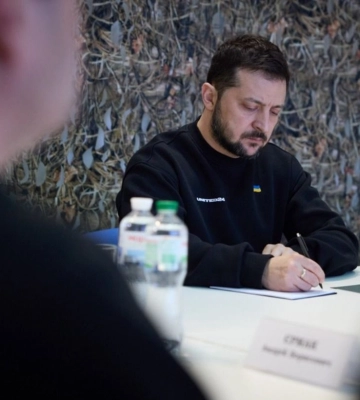 Зеленський провів нараду щодо ситуації на Донеччині: обговорювали відновлення цивільної інфраструктури