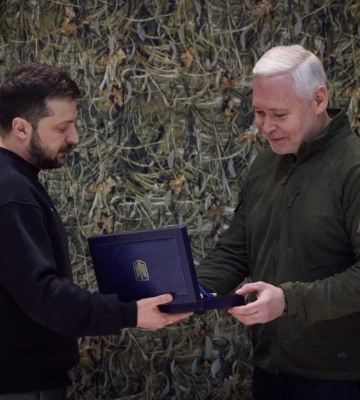 Зеленський прибув до Харкова та вручив меру знак &quot;Місто-герой&quot;