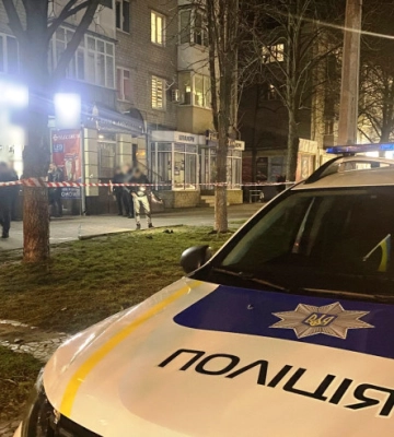 В Кременчуге мужчина получил ножевое ранение. Появилось видео