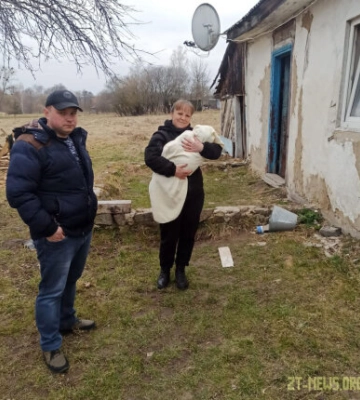 На Житомирщині поліція з соцслужбами вилучили з небезпечних умов трьох малюків
