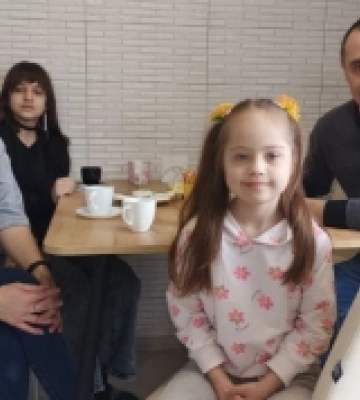 Родина з Луцька мріє про те, аби їхня донька із синдромом Дауна навчилась читати