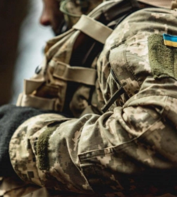 Офіцерські звання присвоюватимуть захисникам, які не мають вищої освіти