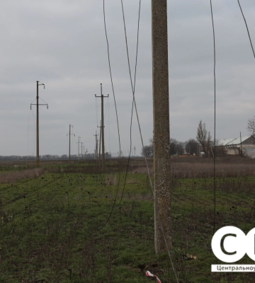 Енергетики з Бобринця відновлюють електропостачання на прифронтових територіях Херсонщини 