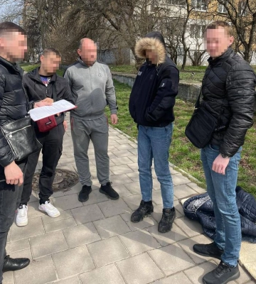 У Львові псевдополіціянт з Луганщини вкрав скриньку з пожертвами на лікування військовослужбовців