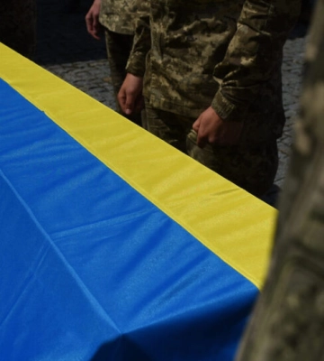 В Ізюмі прощаються із захисником, що загинув під час виконання бойового завдання