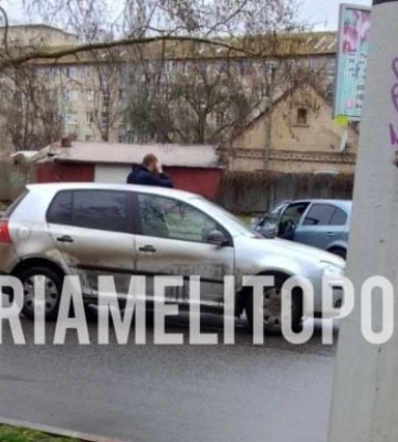 В Мелитополе на центральном проспекте произошло ДТП 