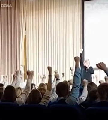 В российском городе школьников заставили зиговать