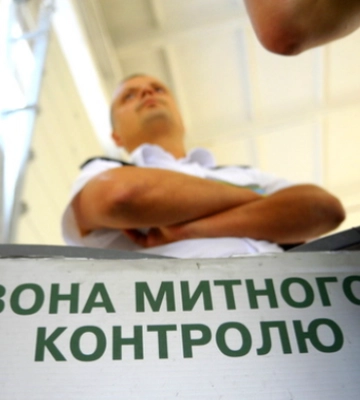 На Волинську митницю під виглядом «гуманітарки» ввезли товар на понад 26 млн грн