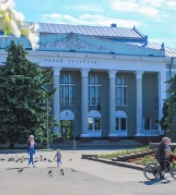 «Моя професія – синьйор з вищого світу»: у Нововолинську відбудеться прим‘єра вистави
