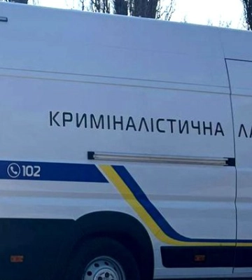 У Кременчуці чоловіка знайшли мертвим в господарській будівлі