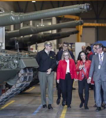 В Минобороны Испании назвали сроки прибытия первых 6 танков Leopard 2A4 в Украину