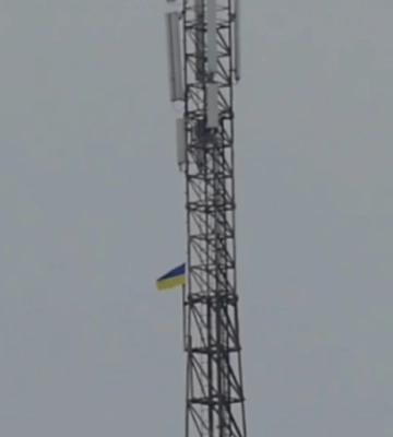 На вежі мобільного зв’язку в окупованому Криму помітили український прапор
