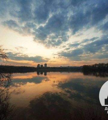 У Дніпрі неймовірні краєвиди заходу сонця із панорамою річки (Фоторепортаж)