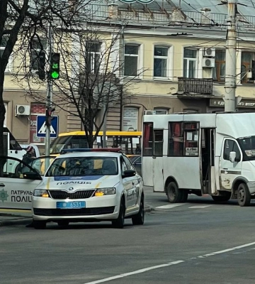 У центрі Полтави маршрутка збила жінку