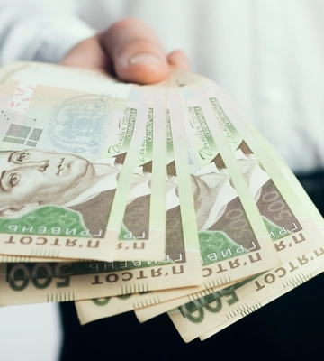 Сума нових виданих мікрокредитів знизилась майже утричі