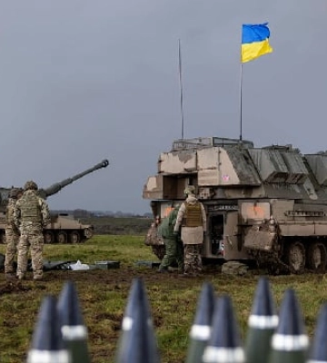 У Британії друга група українських військових завершує навчання на САУ AS90