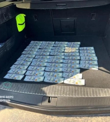 На Львівщині затримали поліцейських, які вимагали хабар від благодійників