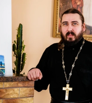 «Я робив те, що велить моє серце», – священник із Луцька, який змінив рясу на військову форму