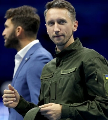 "Спор есть спор": Кулеба подарит британскому коллеге вино от украинского теннисиста