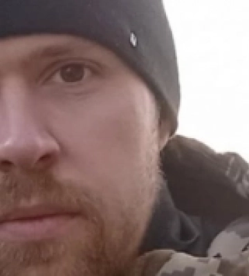 У селі Полонка відспівають військового Дениса Костюка