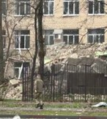 В Мелитополе прозвучали взрывы. Пишут о разрушении нескольких зданий с оккупантами – фото