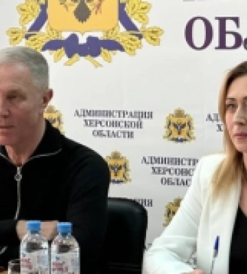 Окупанти нагородили  так звану голову  фейкової виборчої комісії Херсонщини Марину Захарову «орденом пошани»