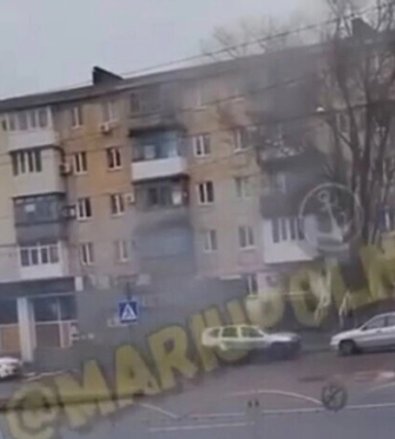В Мариуполе неизвестные подорвали автомобиль одного из командиров оккупантов (видео)