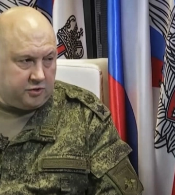 У Криму на території Юсуповського палацу встановили стенди про Суровікіна та загиблих російських військових