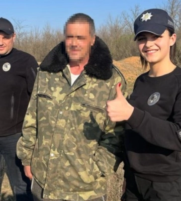 В Ізмаїльському районі поліцейські врятували далекобійника, який загубився та потребував медичної допомоги