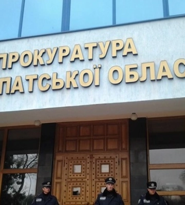 ЗМІ: Батько зґвалтованої дівчини із Закарпаття оскаржить вирок ґвалтівникам