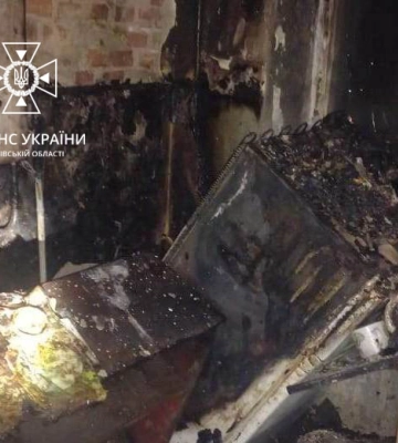 90-річну жінку врятували, а її собачатко загинуло: нічна пожежа у Львові