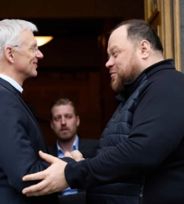 Україні треба більше зброї: спікер ВР та прем’єр Латвії провели зустріч у Києві