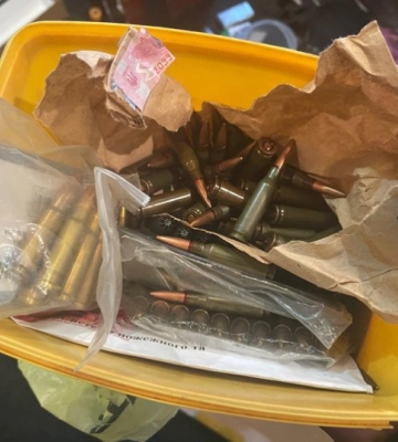 У похоронному бюро у Львові виявили сховок різної зброї та наркотики