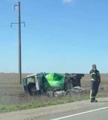 В Кривом Роге столкнулись грузовик и авто, пострадала женщина
