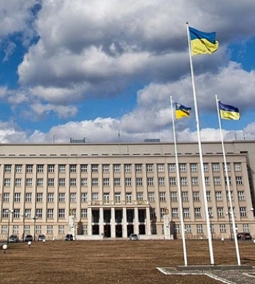 Зґвалтування на Закарпатті: потерпілій дівчинці запропонують іншу школу