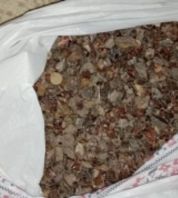 На Рівненщині поліцейські їхали на виклик про домашнє насильство і виявили незаконний бурштин