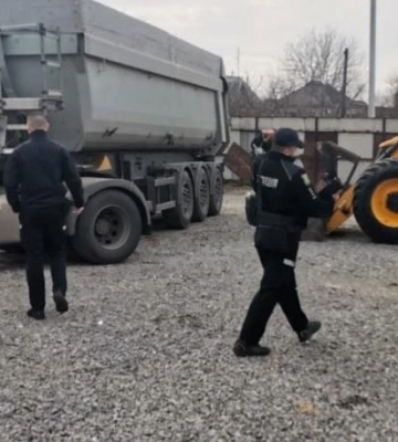 У Кременчуцькому районі чоловіка задавило ковшем екскаватора