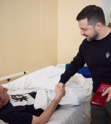 Зеленський відвідав поранених захисників у госпіталі Запоріжжя