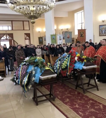 На Закарпатті провели в останній шлях ще двох Героїв (ФОТО)