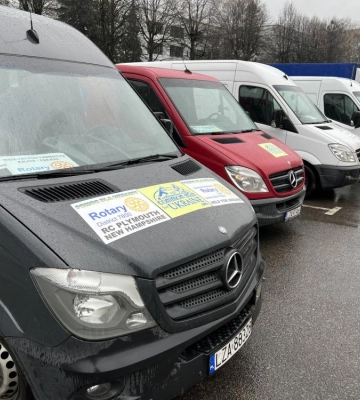 12 мікроавтобусів гуманітарої допомоги отримала Рівненщина (ВІДЕО)