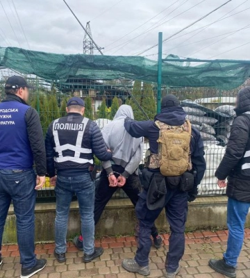 Спіймали &quot;на гарячому&quot;: на Закарпатті поліція затримала 39-річного &quot;баригу&quot;