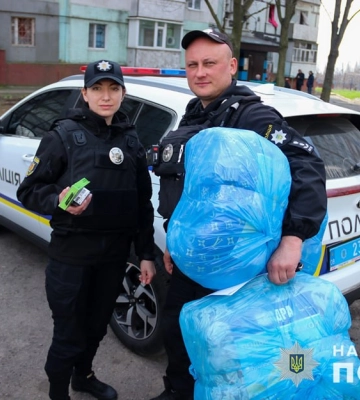 Поліцейські Запоріжжя допомагають мешканцям прифронтового Степногірська