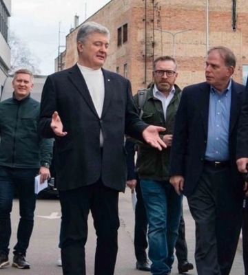 Порошенко закликав Захід прискорити постачання зброї для ЗСУ