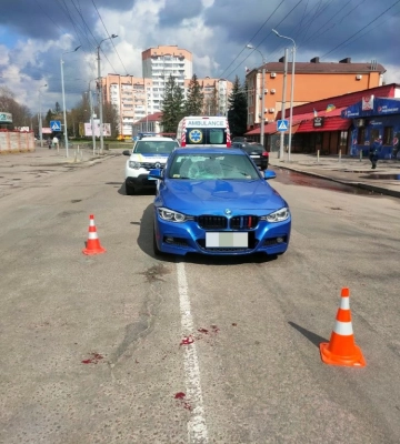 У Рівному легковик на пішохідному переході збив подружжя (ФОТО)