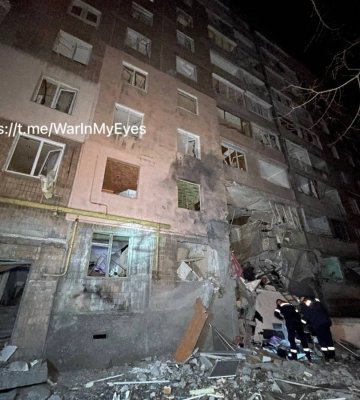 В Донецке снаряд попал в жилой дом