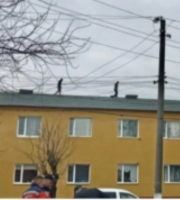 У Рокитному завершили ремонт покрівлі медзакладу за 320 тисяч гривень