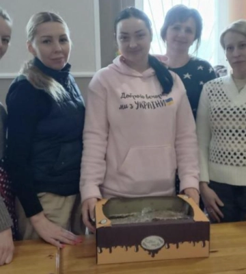 В Ровенской области переселенцы изготовляли вкусности для военных ВСУ