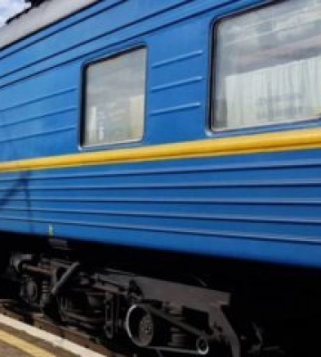 Скандал у поїзді Ясіня-Запоріжжя: провідника звинувачують у домаганні пасажирки (ВІДЕО)